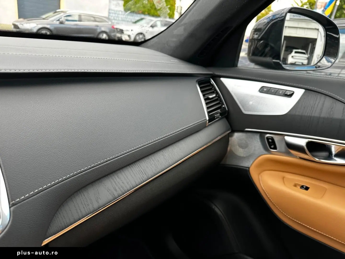 VOLVO XC90 T8 AWD Ultra 7Sitzer Pano Luft AHK HUD 22&hellip;