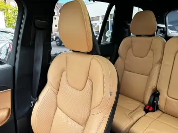 VOLVO XC90 T8 AWD Ultra 7Sitzer Pano Luft AHK HUD 22…