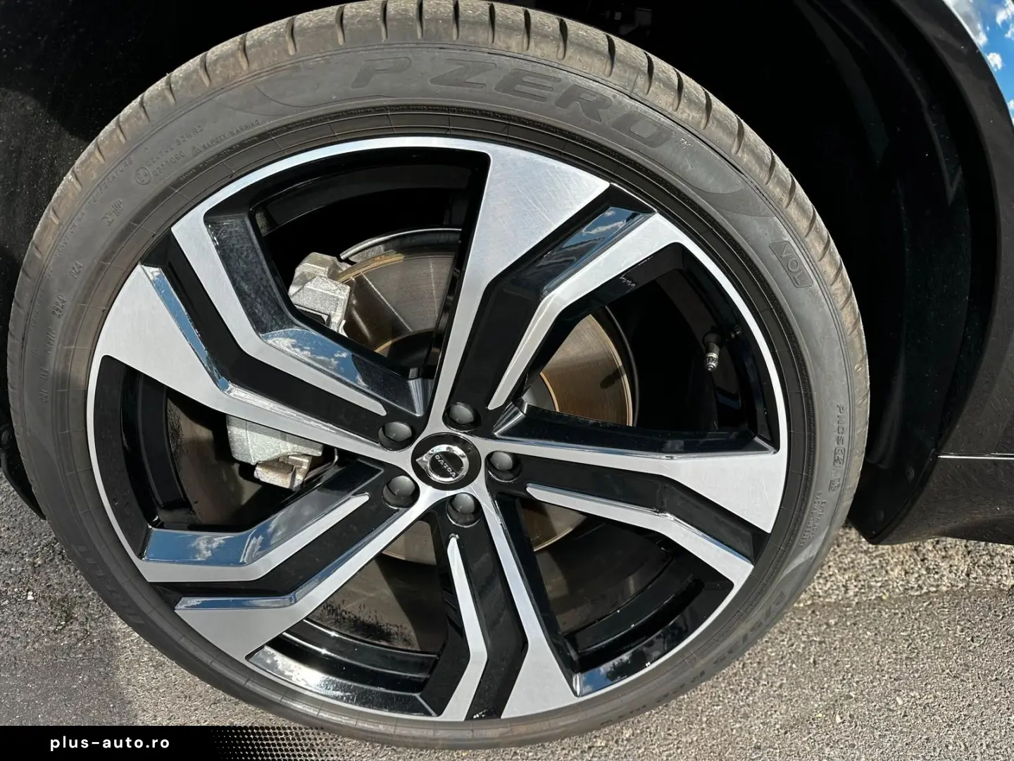 VOLVO XC90 T8 AWD Ultra 7Sitzer Pano Luft AHK HUD 22&hellip;