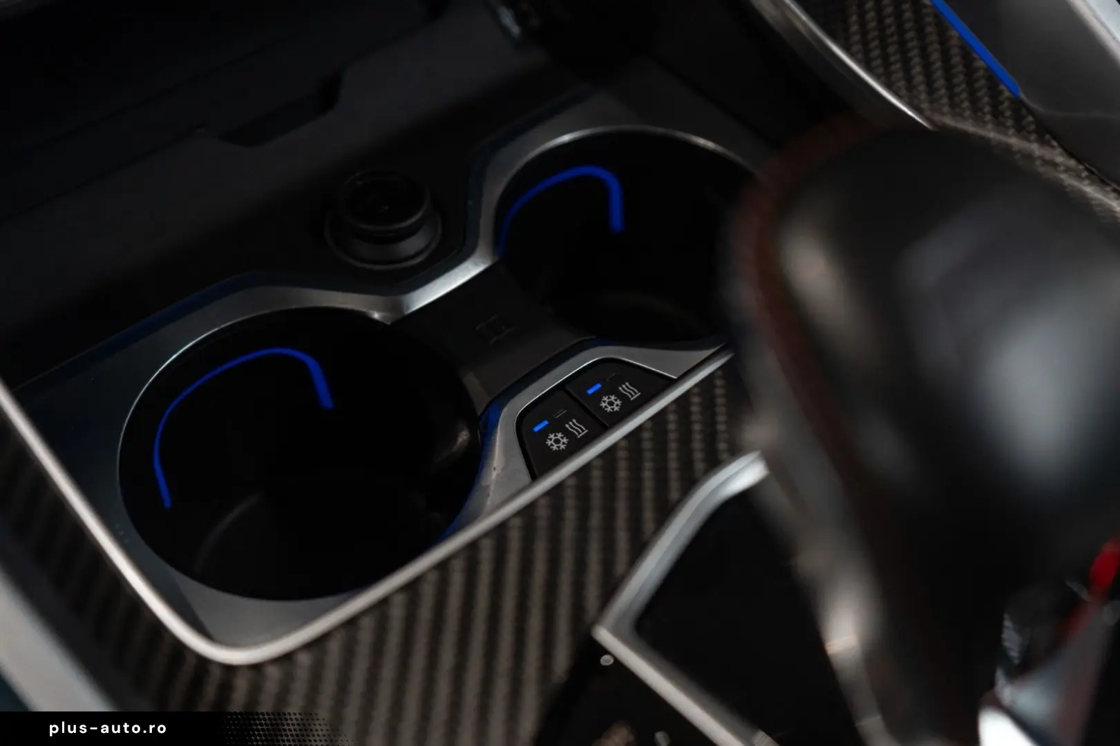 BMW XM 50e B&W MASS VENT HUD PANO 360