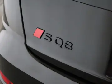 AUDI SQ8 TFSI Facelift Leder Matrix Pano BangO ACC 23