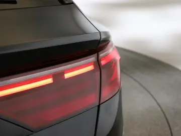 AUDI SQ8 TFSI Facelift Leder Matrix Pano BangO ACC 23