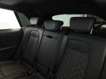 AUDI SQ8 TFSI Facelift Leder Matrix Pano BangO ACC 23