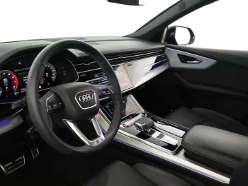 AUDI SQ8 TFSI Facelift Leder Matrix Pano BangO ACC 23