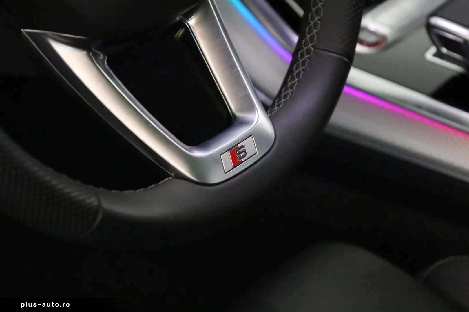 AUDI SQ8 TFSI Facelift Leder Matrix Pano BangO ACC 23