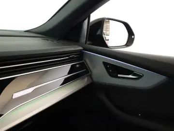AUDI SQ8 TFSI Facelift Leder Matrix Pano BangO ACC 23