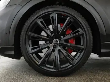 AUDI SQ8 TFSI Facelift Leder Matrix Pano BangO ACC 23