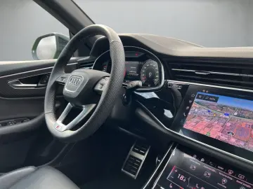 AUDI SQ8 4.0 TFSI quattro tiptronic  HD-Matrix Pano