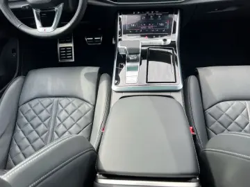AUDI SQ8 4.0 TFSI quattro tiptronic  HD-Matrix Pano