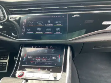 AUDI SQ8 4.0 TFSI quattro tiptronic  HD-Matrix Pano
