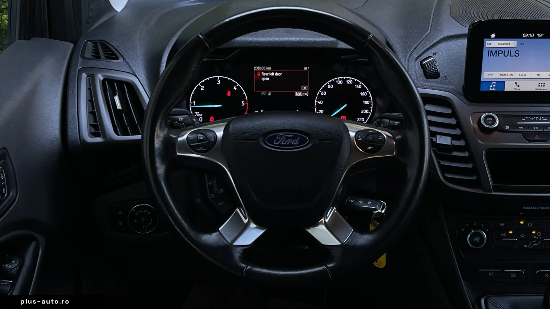FORD TOURNEO CONNECT MAXI-7 LOCURI