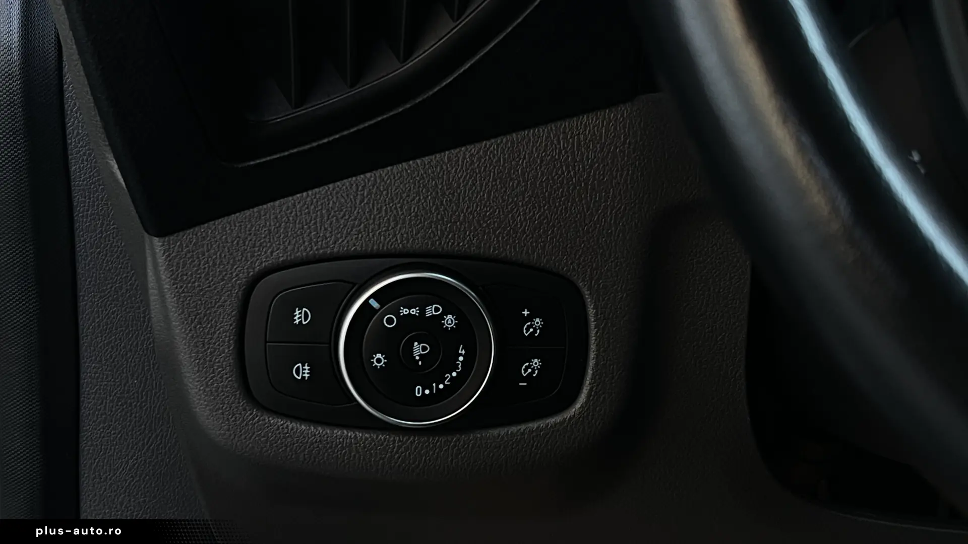 FORD TOURNEO CONNECT MAXI-7 LOCURI
