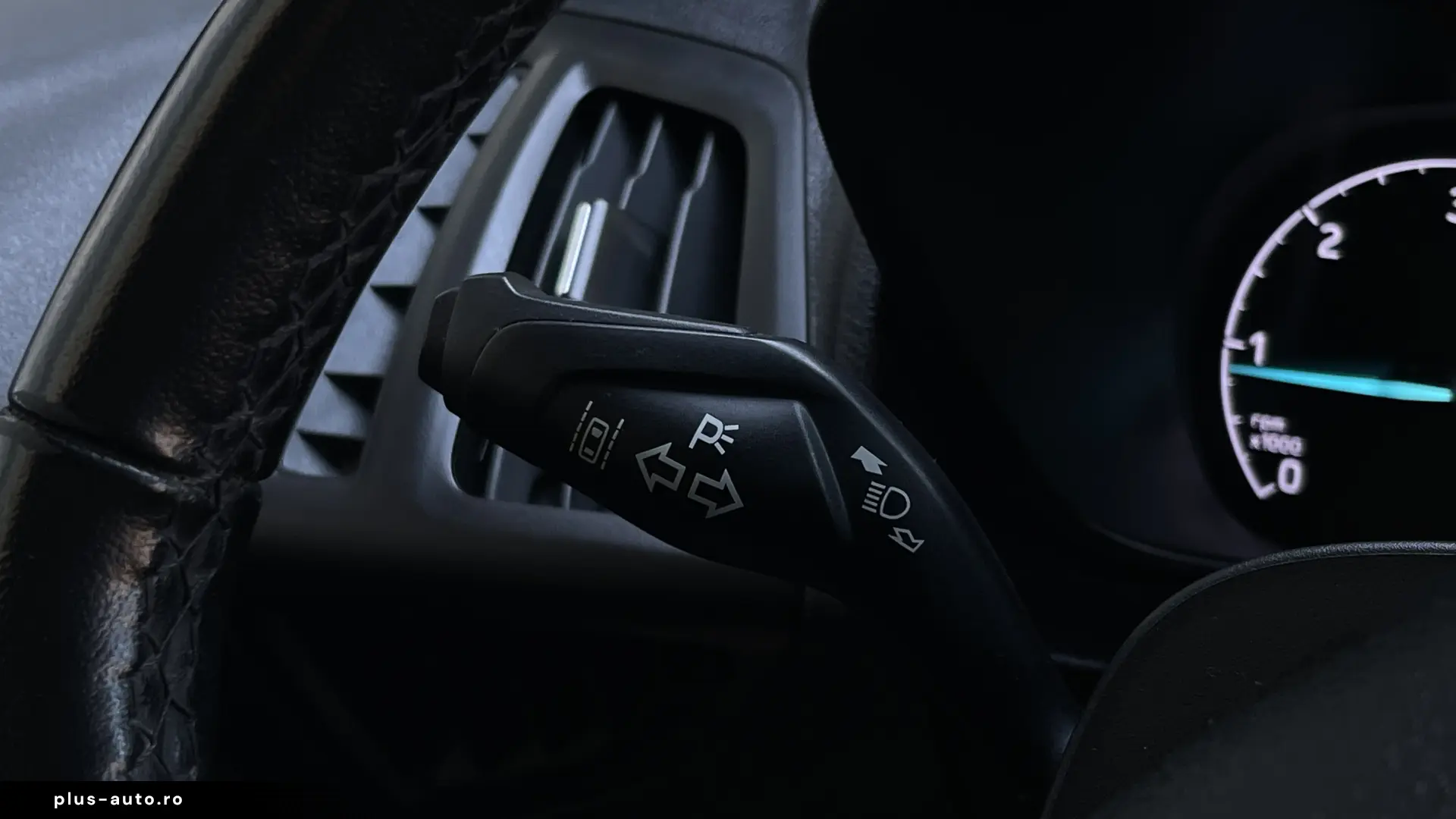 FORD TOURNEO CONNECT MAXI-7 LOCURI