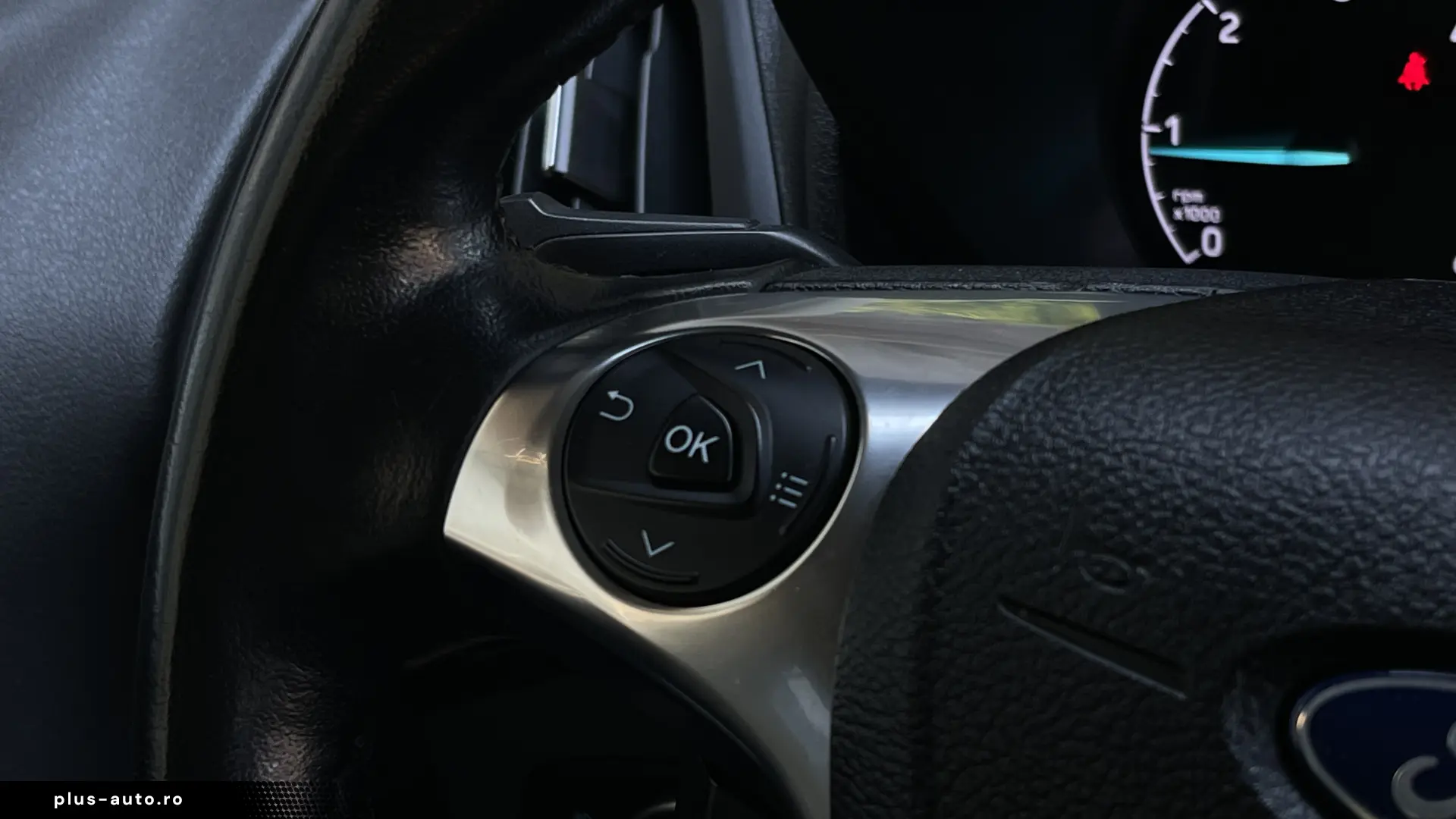 FORD TOURNEO CONNECT MAXI-7 LOCURI