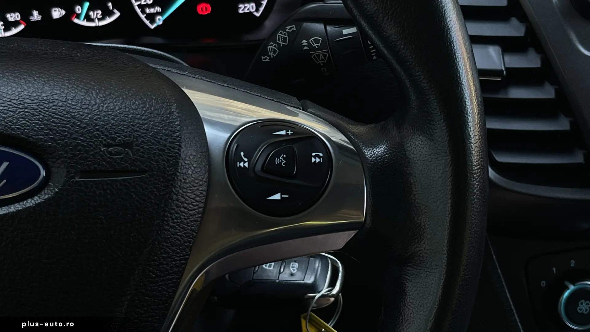 FORD TOURNEO CONNECT MAXI-7 LOCURI