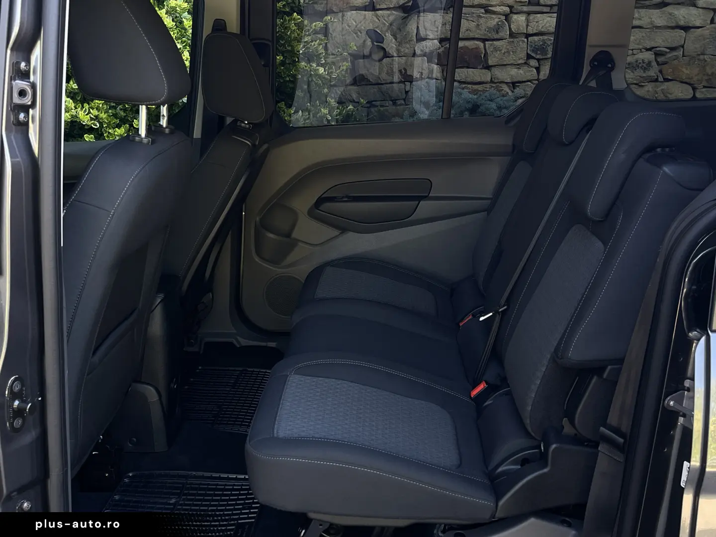 FORD TOURNEO CONNECT MAXI-7 LOCURI