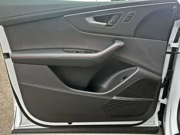 AUDI SQ8 TFSI qu BLACK PANO STANDHZ B&O AHK HuD LASER