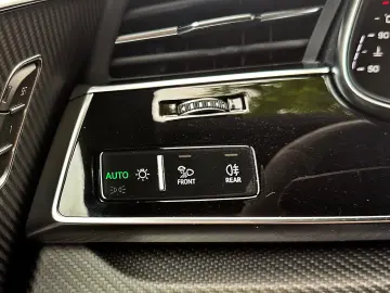 AUDI SQ8 TFSI qu BLACK PANO STANDHZ B&O AHK HuD LASER