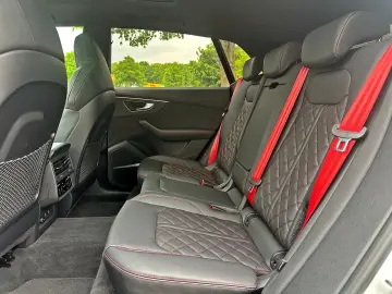 AUDI SQ8 TFSI qu BLACK PANO STANDHZ B&O AHK HuD LASER