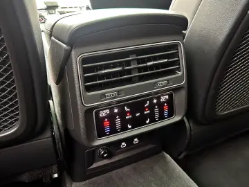 AUDI SQ8 TFSI qu BLACK PANO STANDHZ B&O AHK HuD LASER