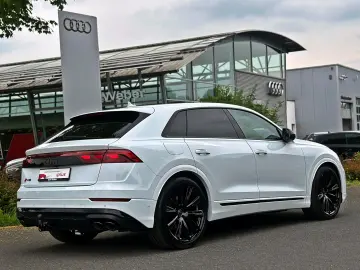 AUDI SQ8 TFSI qu BLACK PANO STANDHZ B&O AHK HuD LASER
