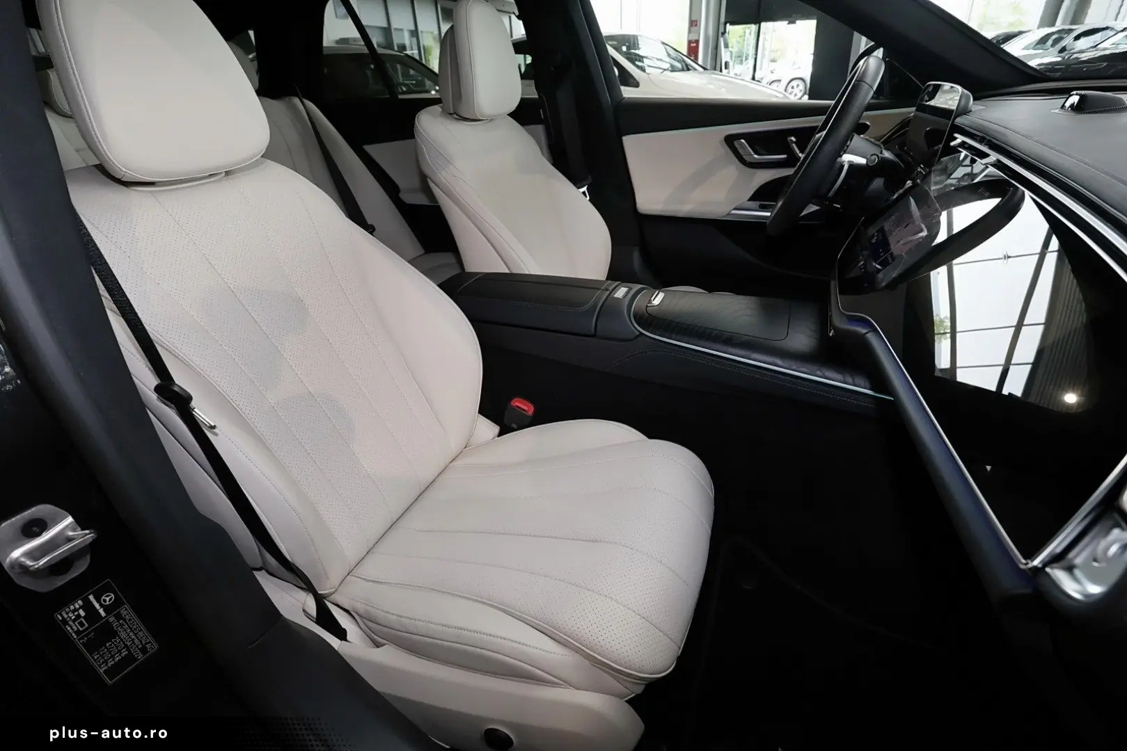 MERCEDES-BENZ E 200 T 4M AMG SUPERSCREEN AHK PANO ST&hellip;