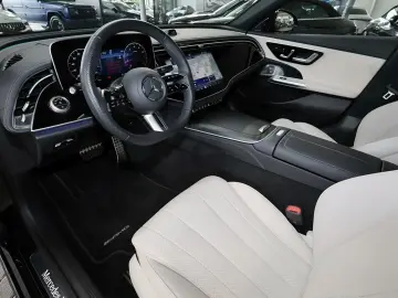 MERCEDES-BENZ E 200 T 4M AMG SUPERSCREEN AHK PANO ST…
