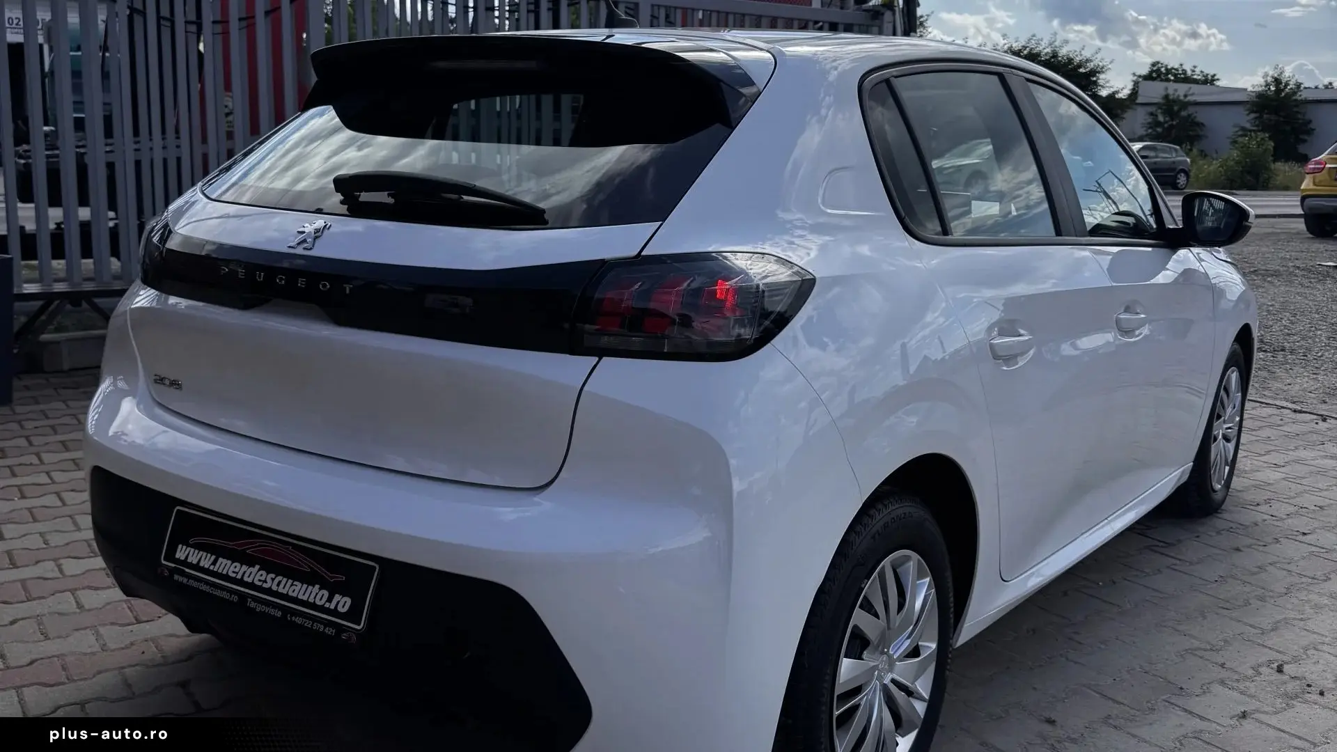 Peugeot 208 an 2021 diesel 1.5
