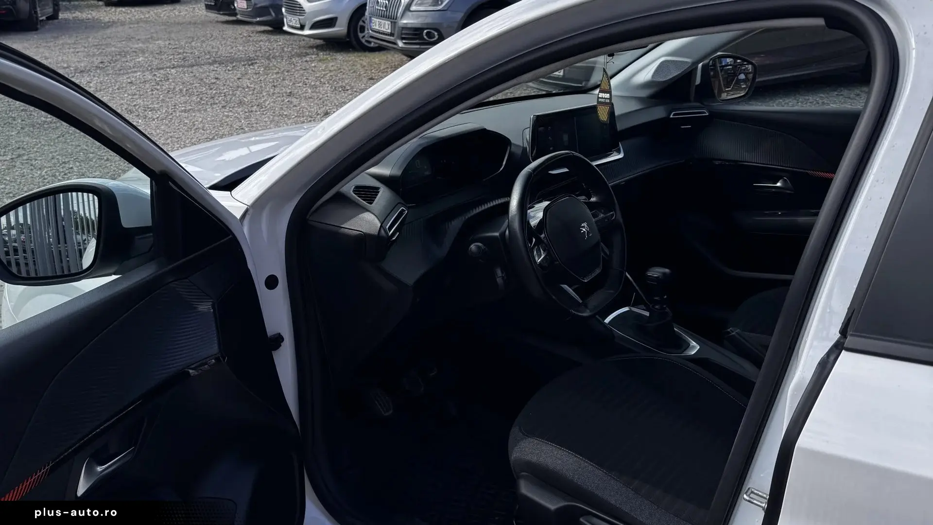 Peugeot 208 an 2021 diesel 1.5