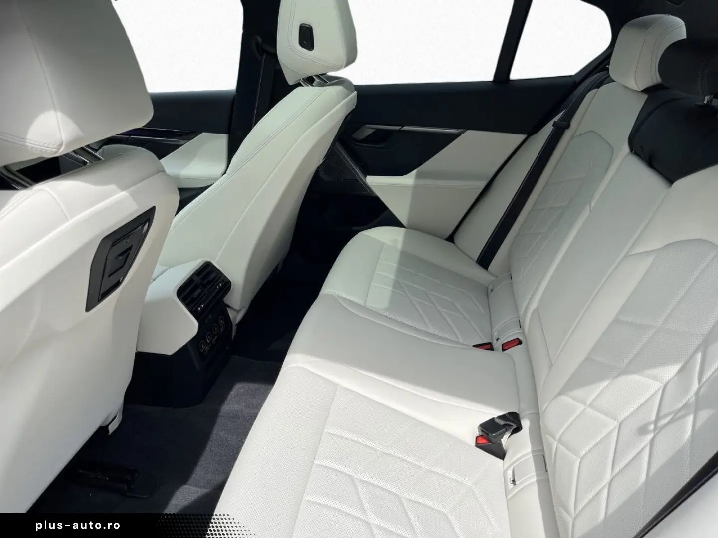 BMW 550e xDr M Sport Pro B&W Pano Iconic AutoB 20