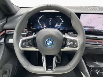 BMW 550e xDr M Sport Pro B&W Pano Iconic AutoB 20