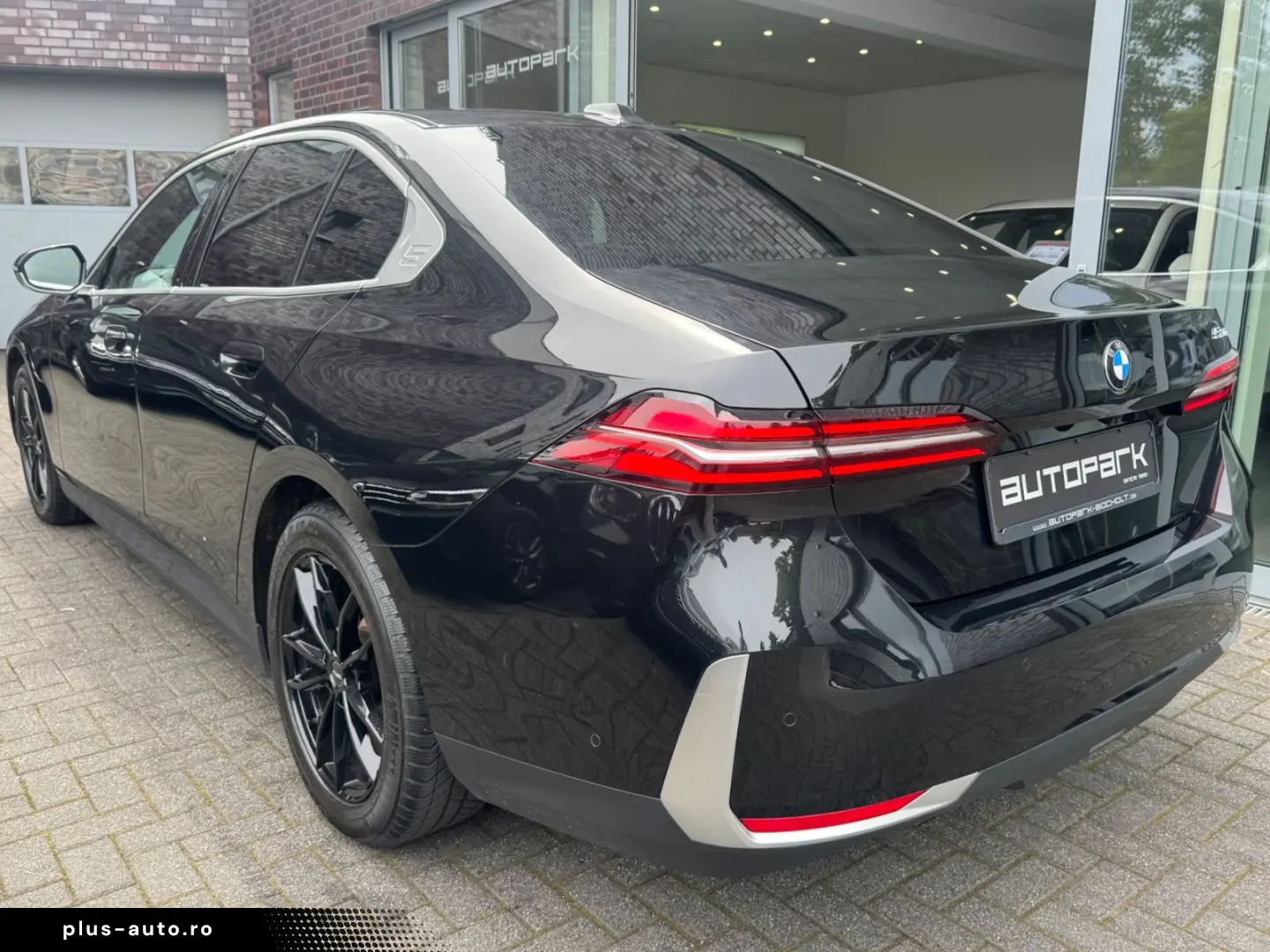 BMW 520i Lim Metallic adapt.LED Leder Kamera DA 18