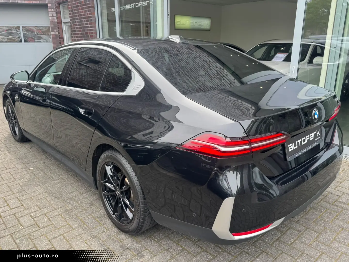 BMW 520i Lim Metallic adapt.LED Leder Kamera DA 18