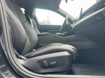 BMW 520i Lim Metallic adapt.LED Leder Kamera DA 18