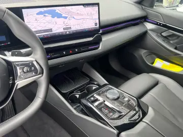 BMW 520i Lim Metallic adapt.LED Leder Kamera DA 18