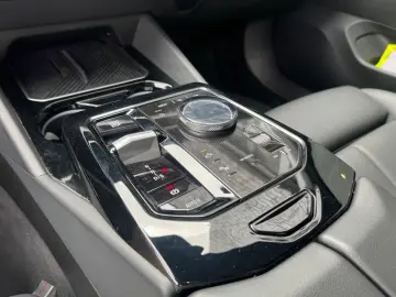BMW 520i Lim Metallic adapt.LED Leder Kamera DA 18