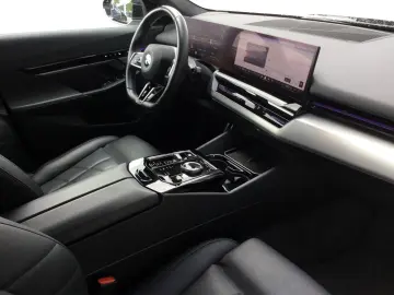 BMW 520d Limo M Sport Navi AdLED Komfortsitze DAP
