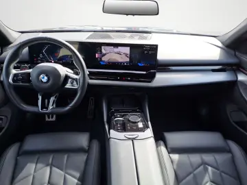 BMW 520d xDrive Limousine M Sportpaket Komfortsitze