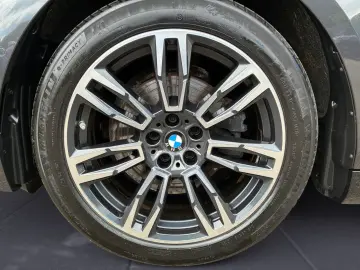 BMW 520d xDrive Limousine M Sportpaket Komfortsitze