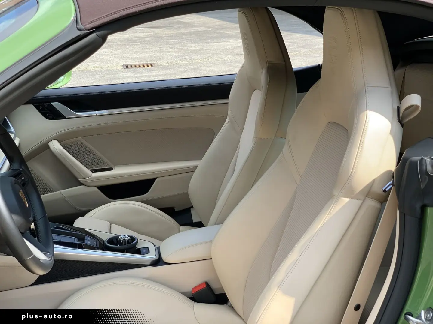 PORSCHE 992 911  4S Cabriolet PTS-OLIVEGRÜN HERITAGE SPO