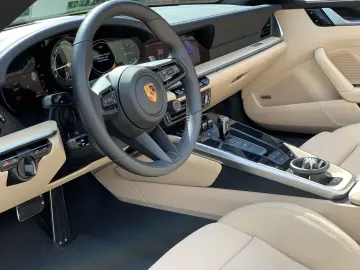 PORSCHE 992 911  4S Cabriolet PTS-OLIVEGRÜN HERITAGE SPO