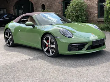 PORSCHE 992 911  4S Cabriolet PTS-OLIVEGRÜN HERITAGE SPO