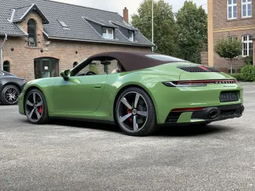 PORSCHE 992 911  4S Cabriolet PTS-OLIVEGRÜN HERITAGE SPO