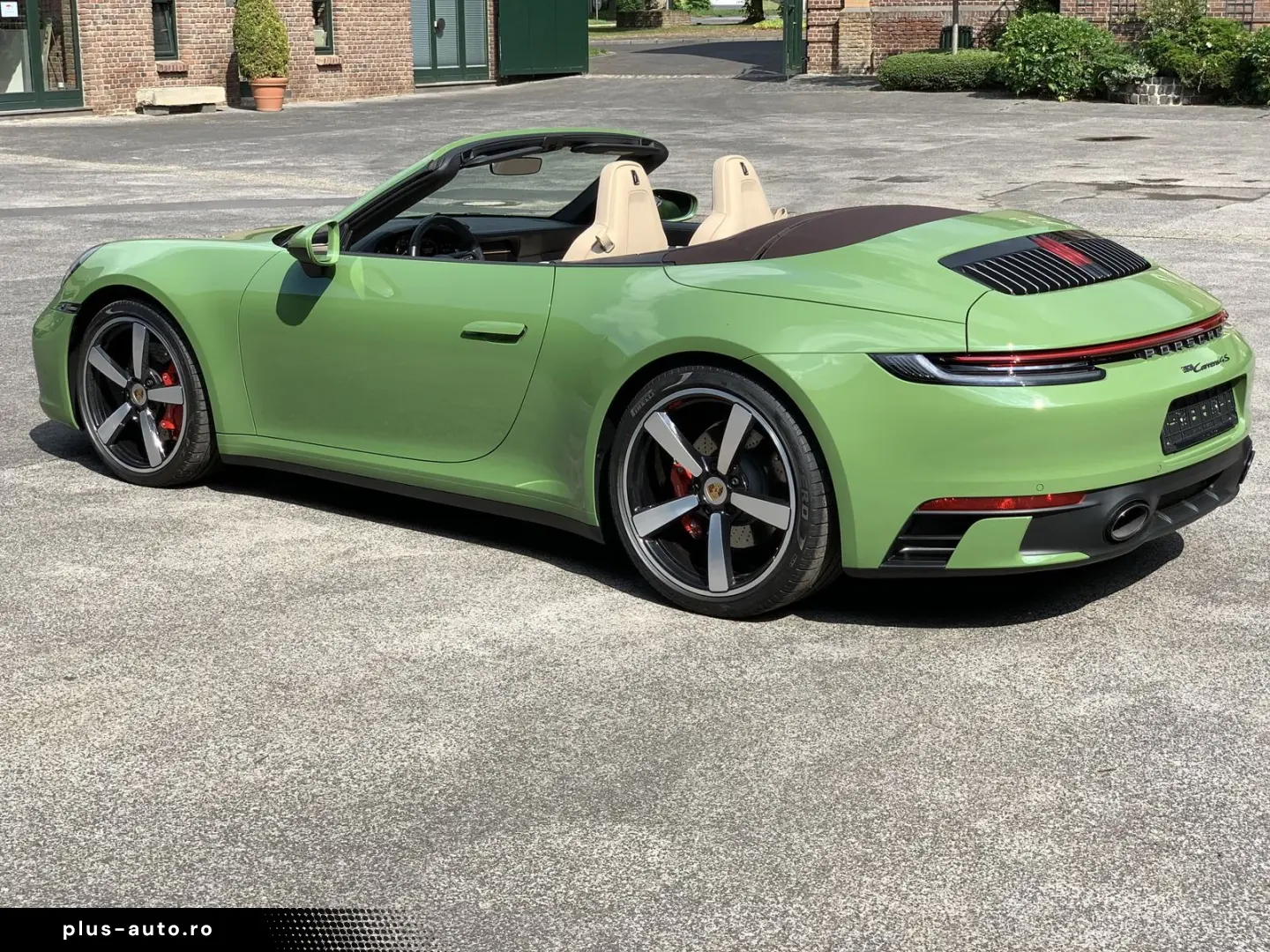 PORSCHE 992 911  4S Cabriolet PTS-OLIVEGRÜN HERITAGE SPO