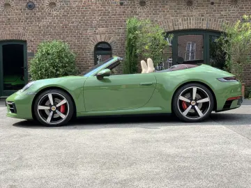 PORSCHE 992 911  4S Cabriolet PTS-OLIVEGRÜN HERITAGE SPO