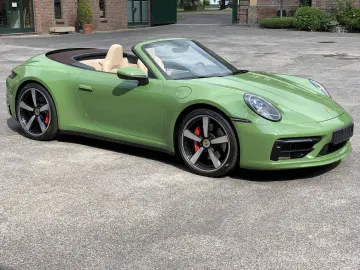 PORSCHE 992 911  4S Cabriolet PTS-OLIVEGRÜN HERITAGE SPO