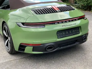PORSCHE 992 911  4S Cabriolet PTS-OLIVEGRÜN HERITAGE SPO