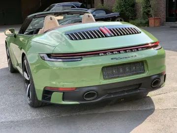 PORSCHE 992 911  4S Cabriolet PTS-OLIVEGRÜN HERITAGE SPO