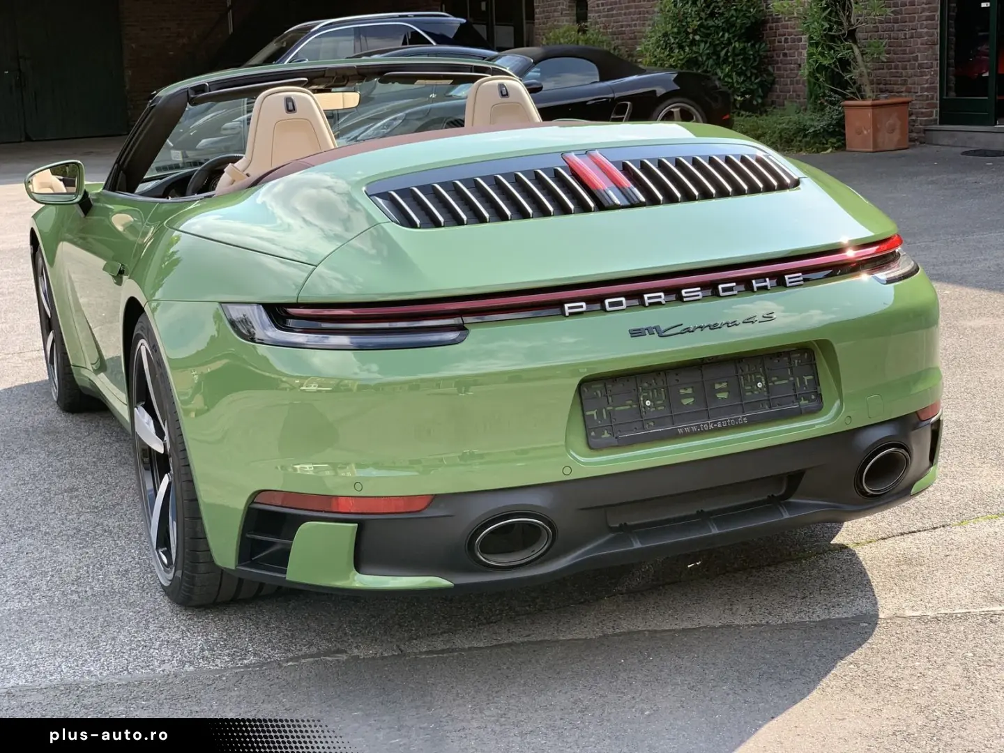 PORSCHE 992 911  4S Cabriolet PTS-OLIVEGRÜN HERITAGE SPO