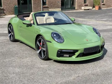 PORSCHE 992 911  4S Cabriolet PTS-OLIVEGRÜN HERITAGE SPO